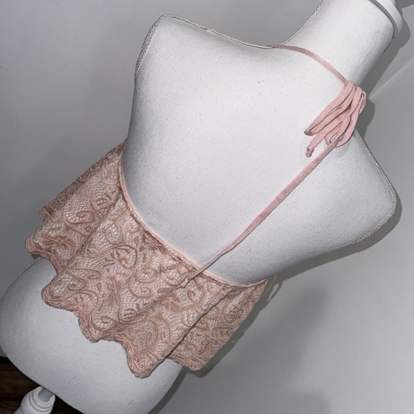 Laced crop/ halter top. - Picture 4 of 7